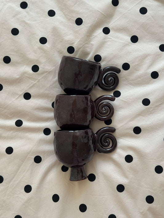 tasse à café spirale prune 𖦹
